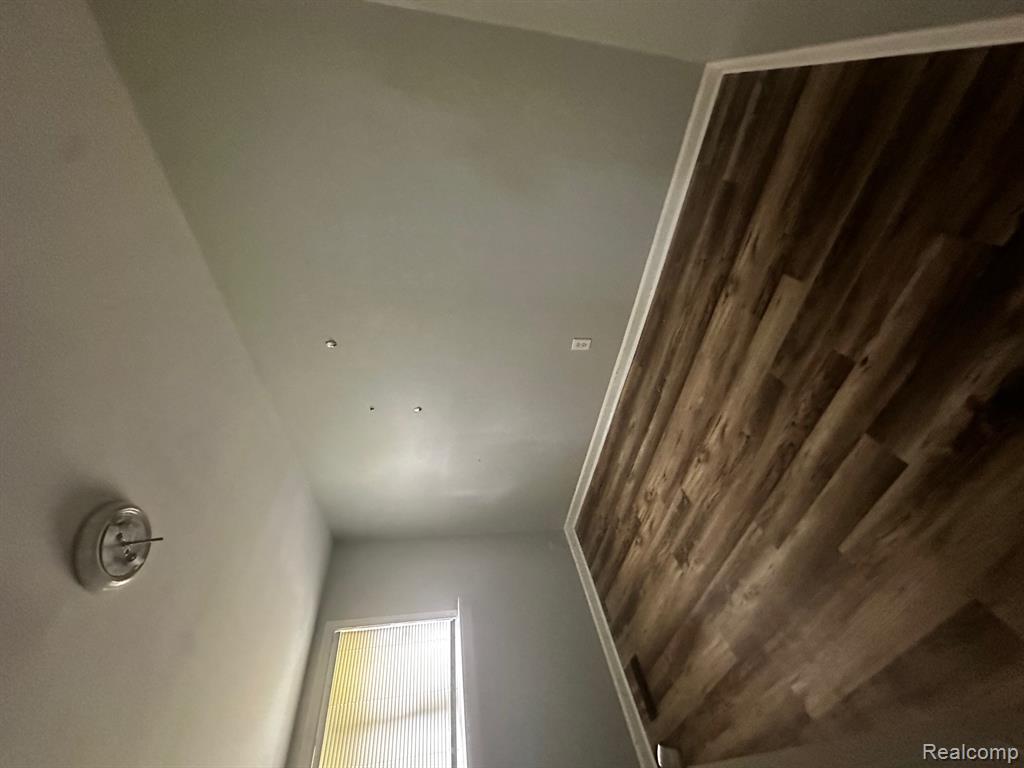 811 ROBINWOOD Street, Pontiac, MI 48340 — Photo 11