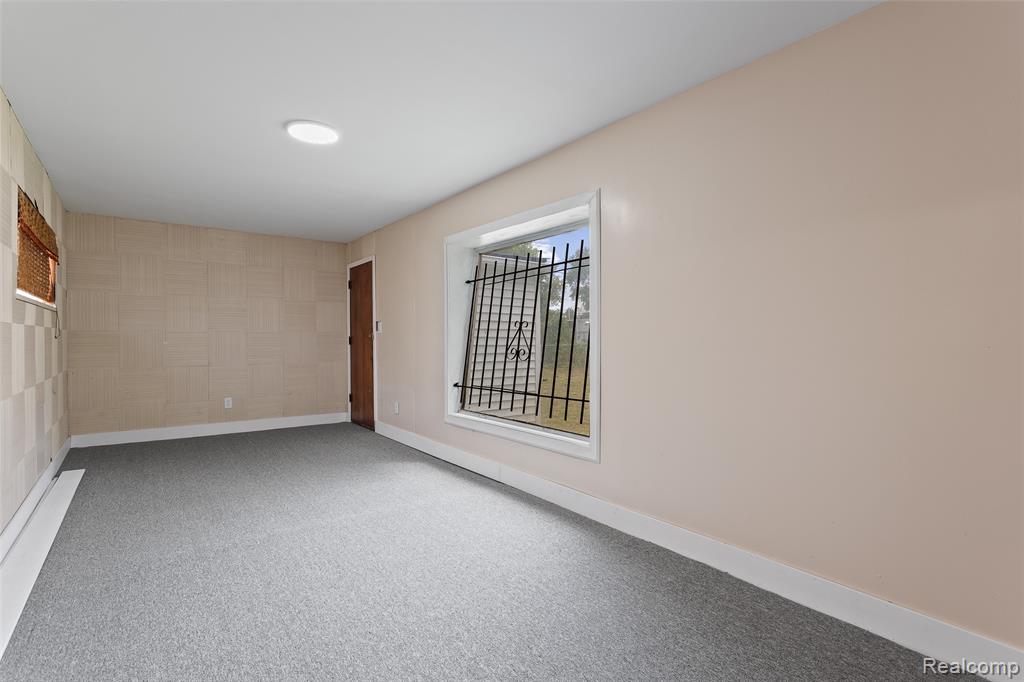 8604 Meyers Road, Detroit, MI 48228 — Photo 20