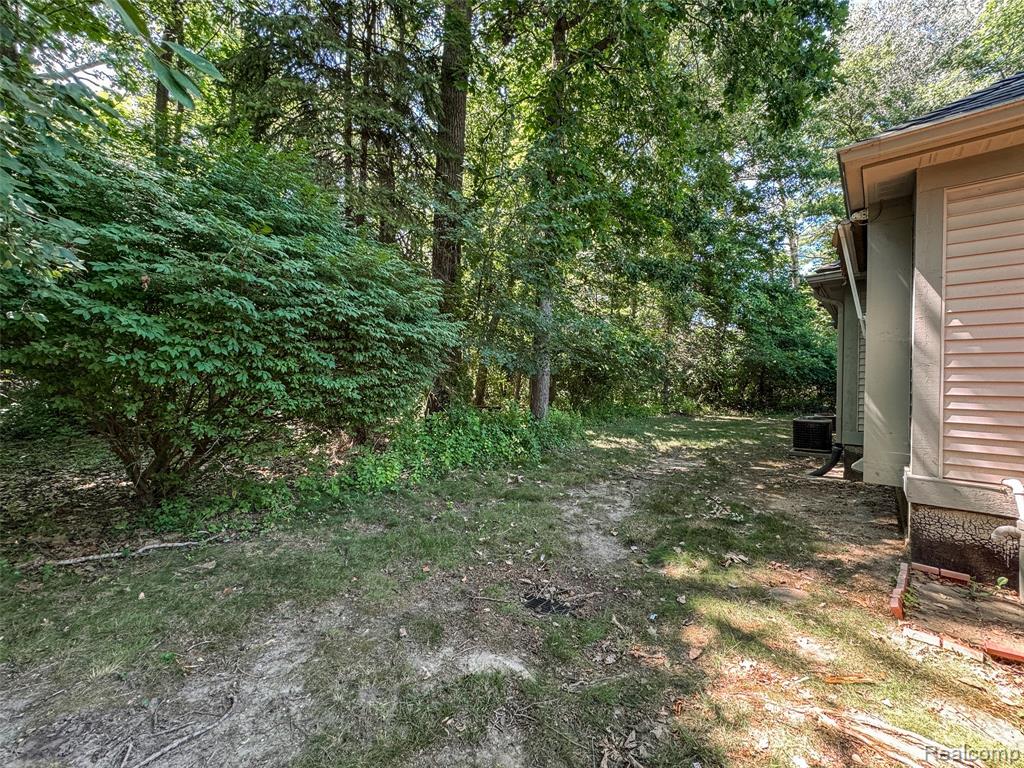 21425 Archwood Circle, Farmington Hills, MI 48336 — Photo 36