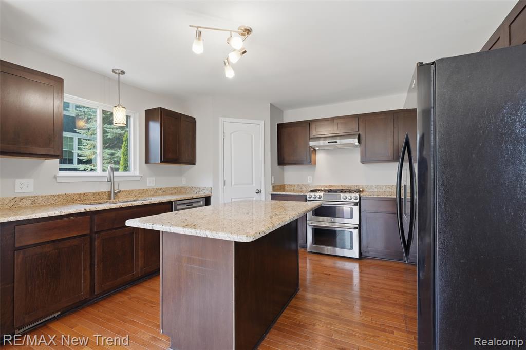 7301 VILLAGE PARK Drive, Independence, MI — Photo 22