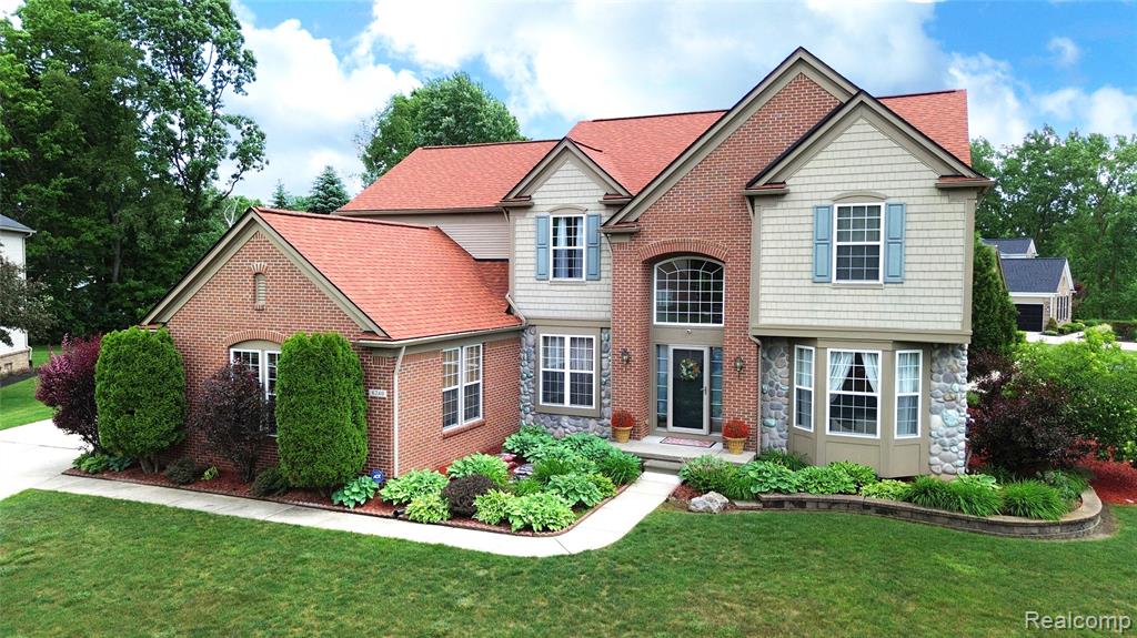 6240 Moonstone Court, Grand Blanc, MI 48439