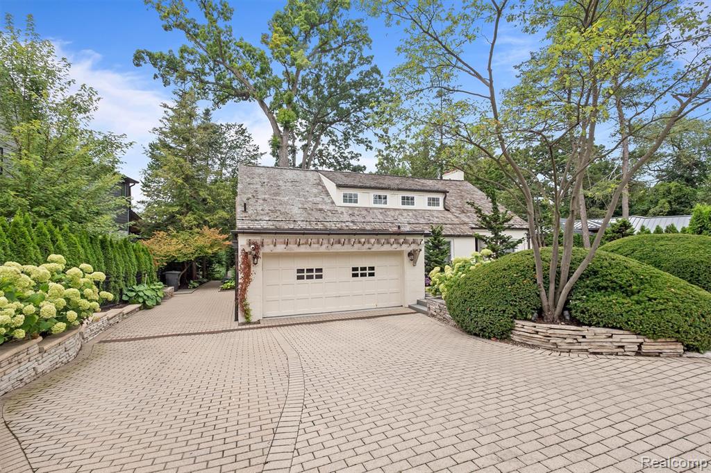 951 Twin Oaks Lane, Birmingham, MI 48009 — Photo 40