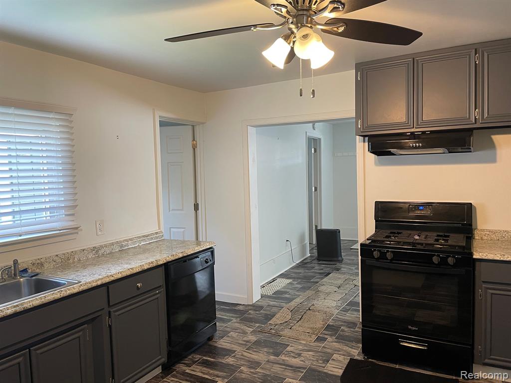 7556 Miller Road, Swartz Creek, MI 48473 — Photo 3