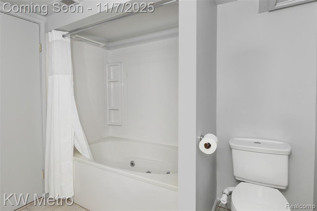 5338 Berwyck Drive, Troy, MI 48085 — Photo 37