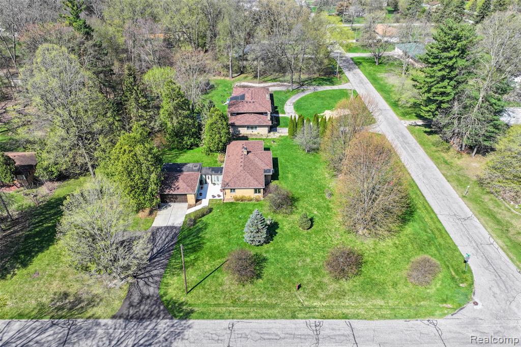 6214 Hugh Street, Burton, MI 48509 — Photo 21