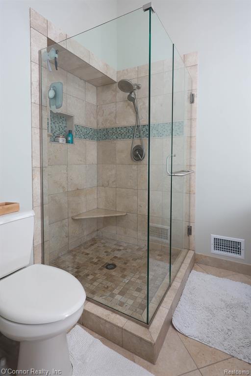 940 Covington Court, Marysville, MI 48040 — Photo 16