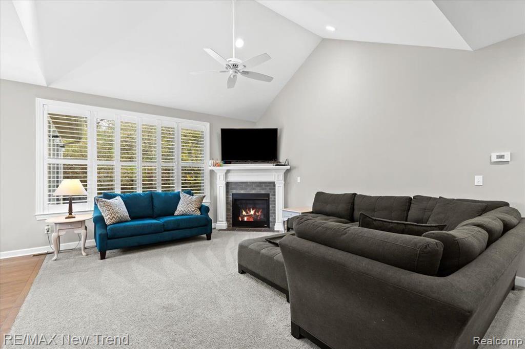 567 NAPA VALLEY Drive, Milford, MI 48381 — Photo 17