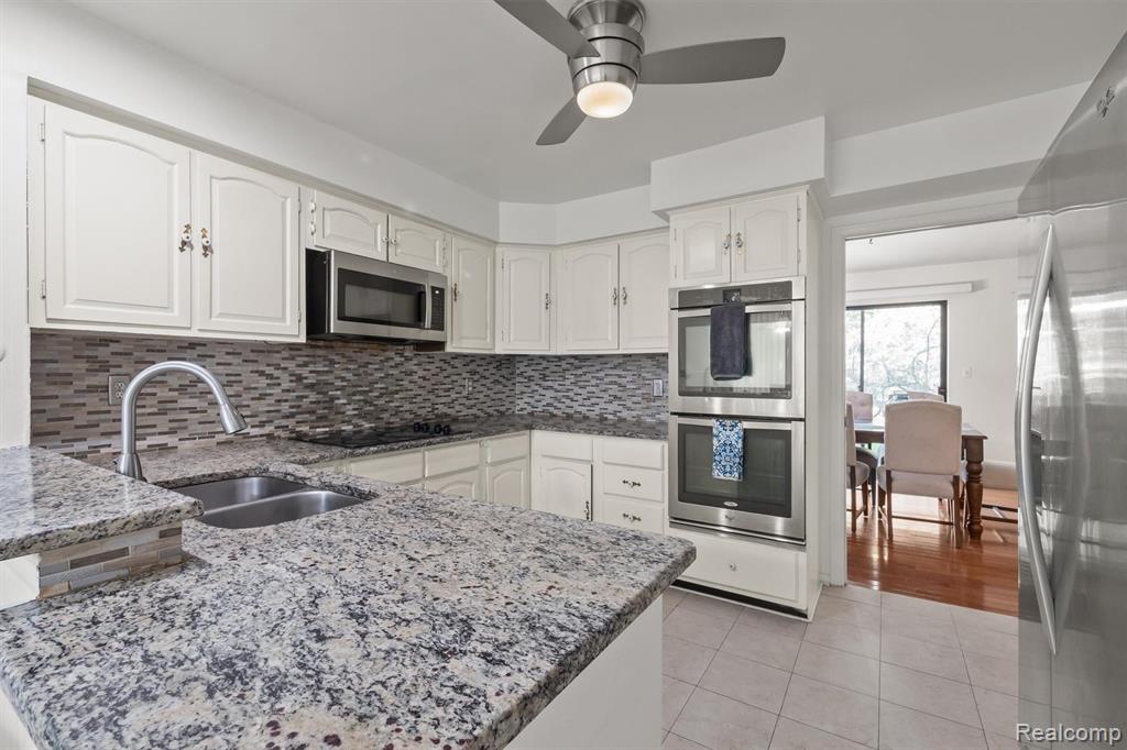 7114 Pebble Park Drive, West Bloomfield, MI — Photo 10