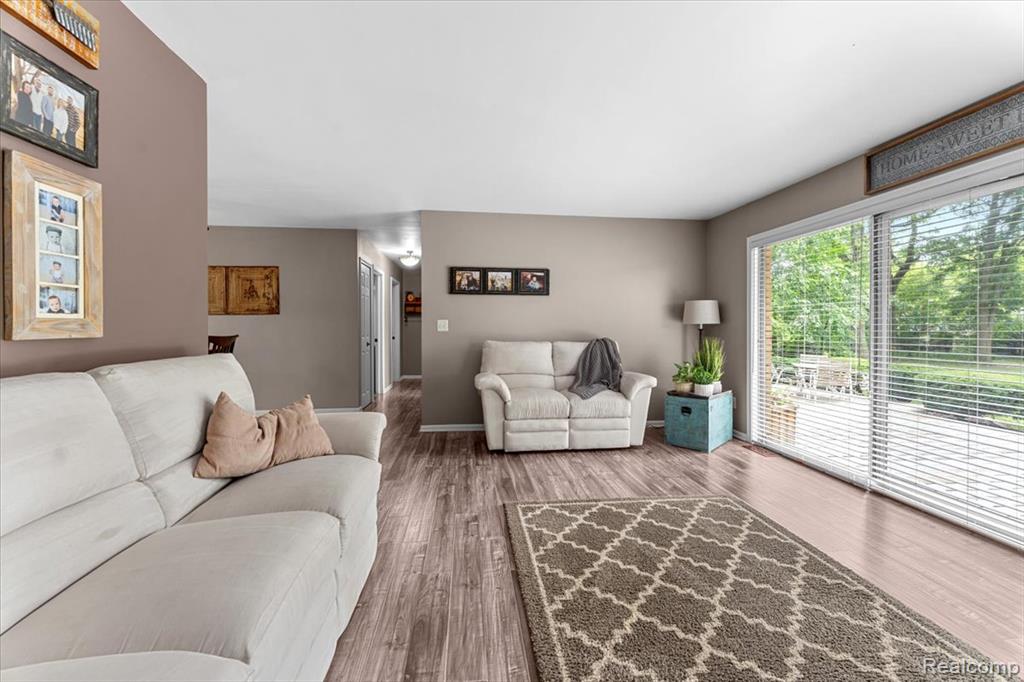 8848 Caroline Street, Taylor, MI 48180 — Photo 11