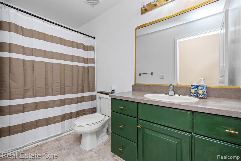 167 S Vista Drive, Auburn Hills, MI 48326 — Photo 4