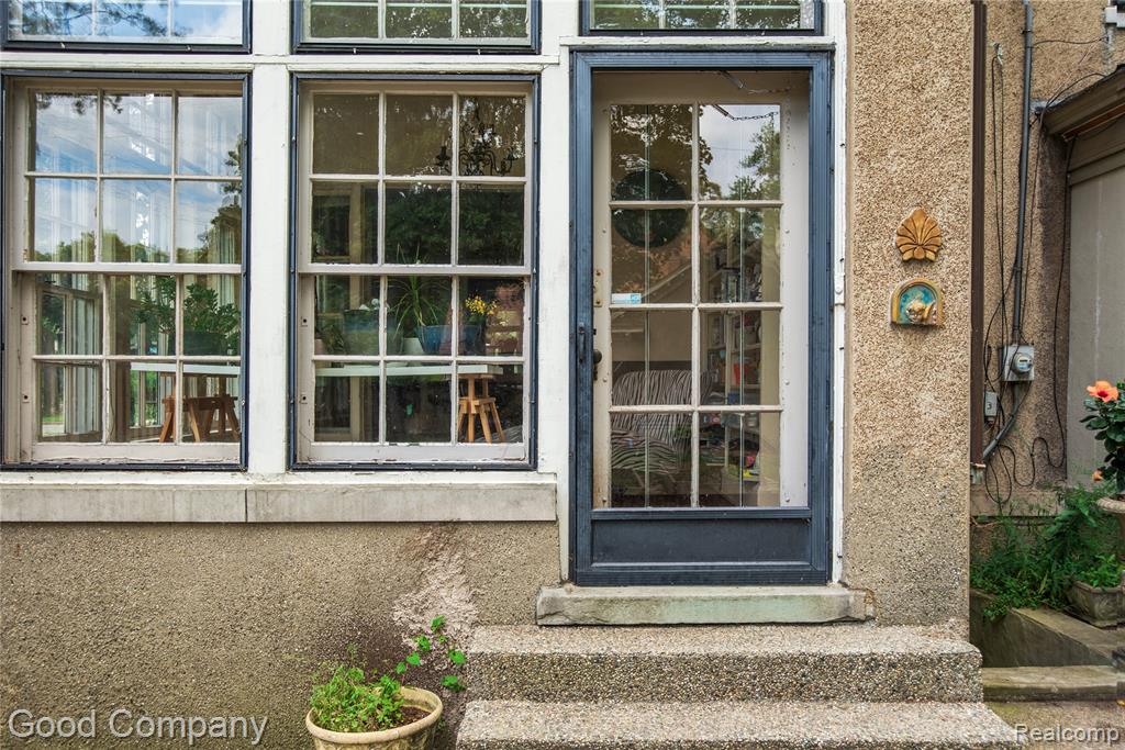 1704 Iroquois Street, Detroit, MI 48214 — Photo 56