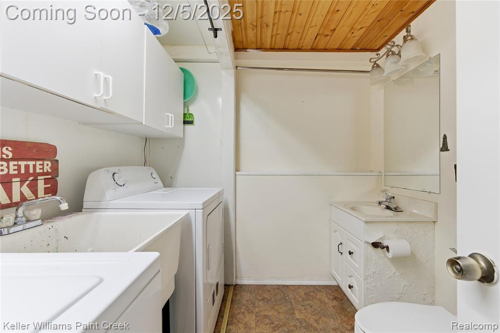 915 Dollar Bay Drive, Lake Orion, MI 48362 — Photo 15