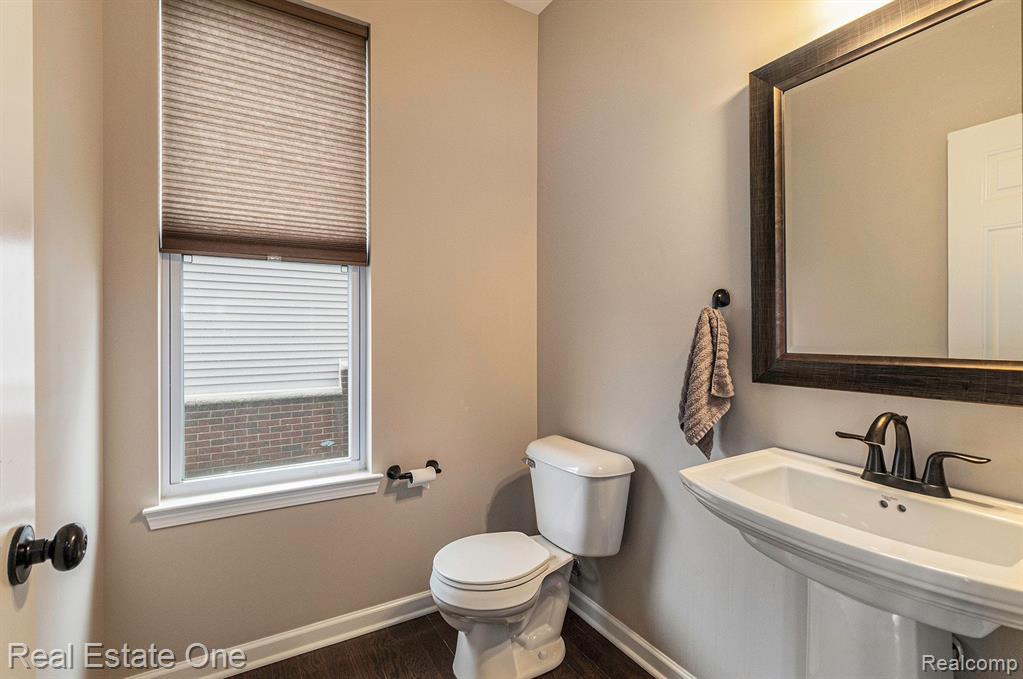 28406 OAKMONTE Circle E, New Hudson, MI 48165 — Photo 21