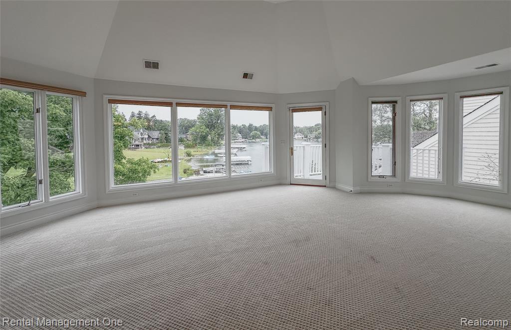 5742 PUTNAM Drive, West Bloomfield, MI 48323 — Photo 41