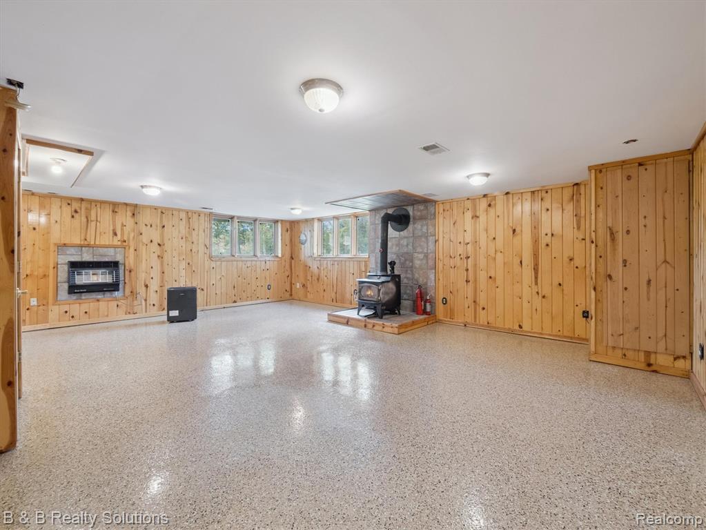 8560 Hough Road, Almont, MI 48003 — Photo 32