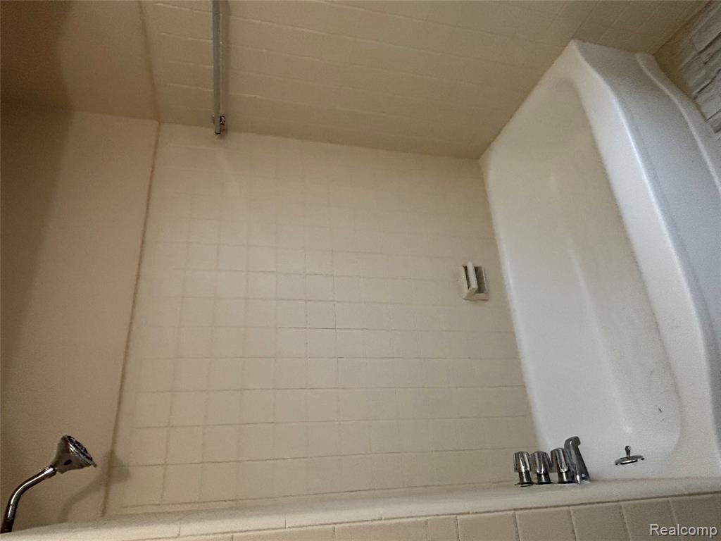 7637 Dacosta, Redford, MI 48239 — Photo 18