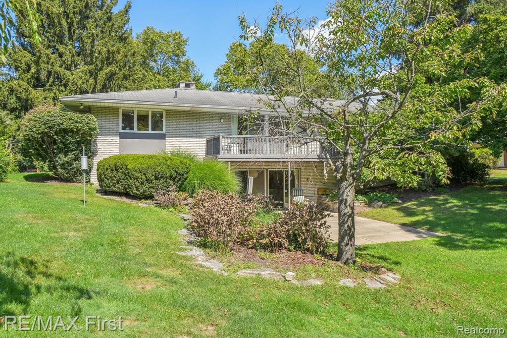 4415 Chisholm Trail, Bloomfield Hills, MI 48301 — Photo 49
