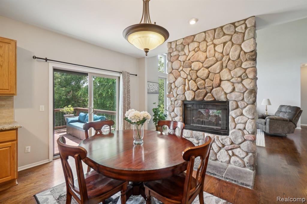 627 OLIVIA Drive, Milford, MI 48381 — Photo 9