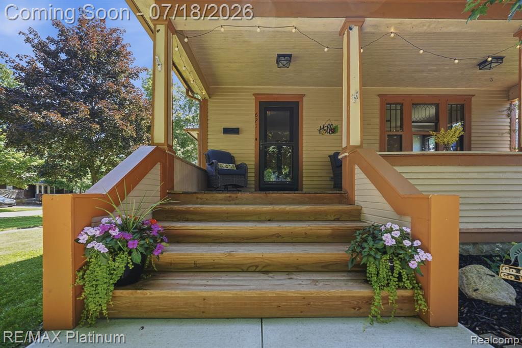 621 N Court Street, Howell, MI 48843 — Photo 2