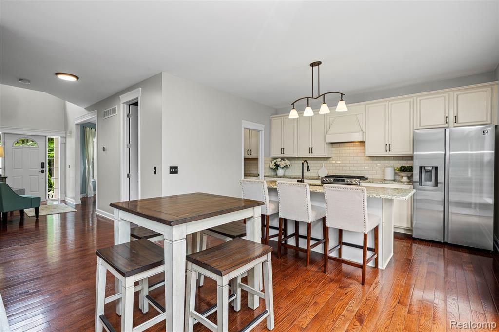 730 Leon Road, Walled Lake, MI 48390 — Photo 21