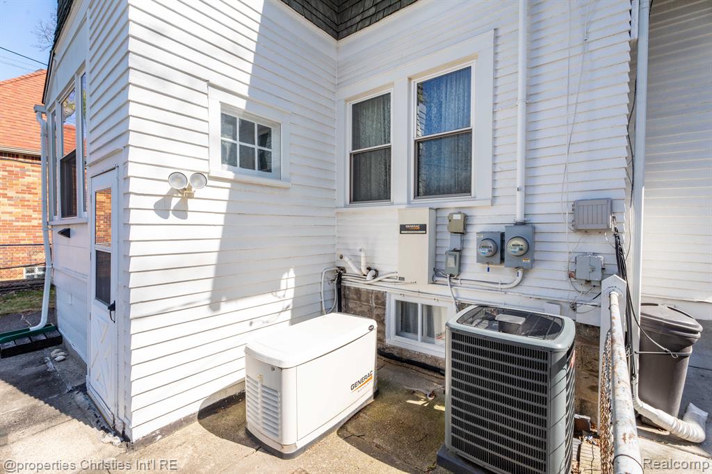 418 S Maple Avenue, Royal Oak, MI 48067 — Photo 37
