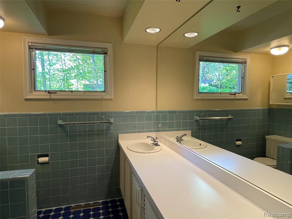 46151 Bloomcrest Drive, Northville, MI 48167 — Photo 21