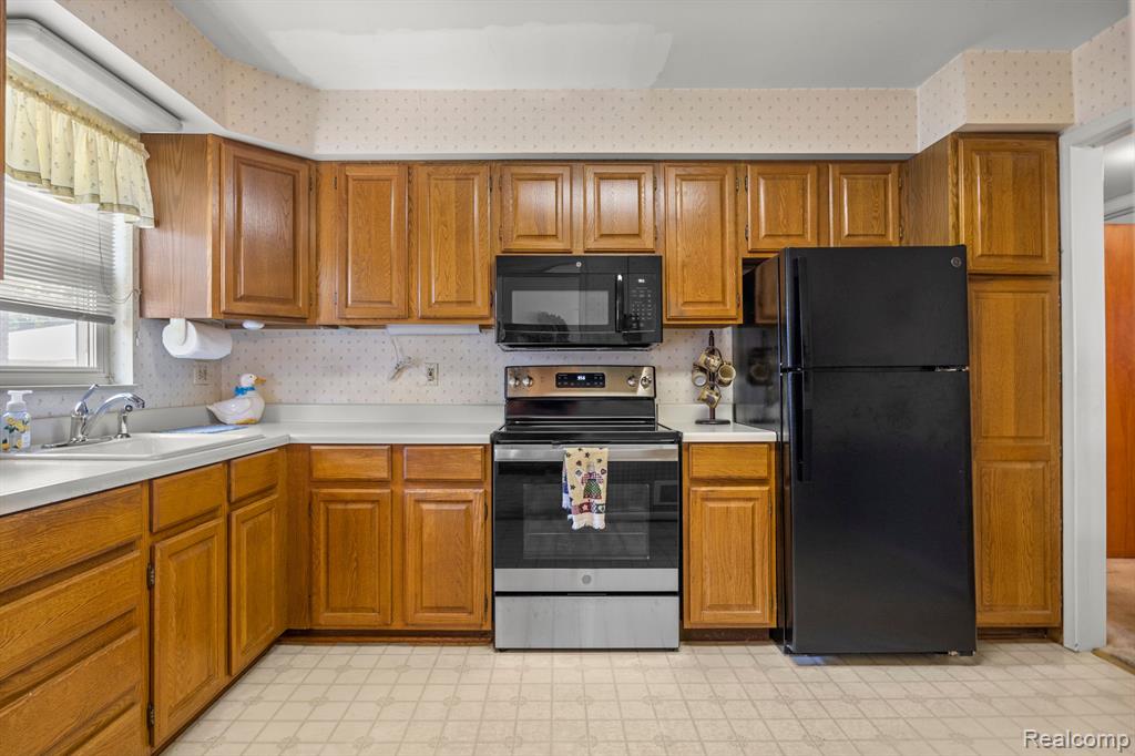 8708 HURON Street, Taylor, MI 48180 — Photo 12