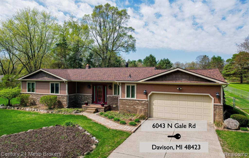 6043 N Gale Road, Davison, MI 48423 — front exterior