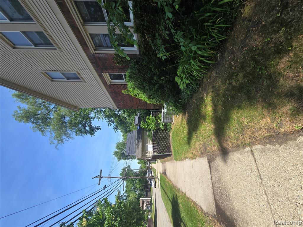 903 E 3rd Street E, Royal Oak, MI 48067 — Photo 2