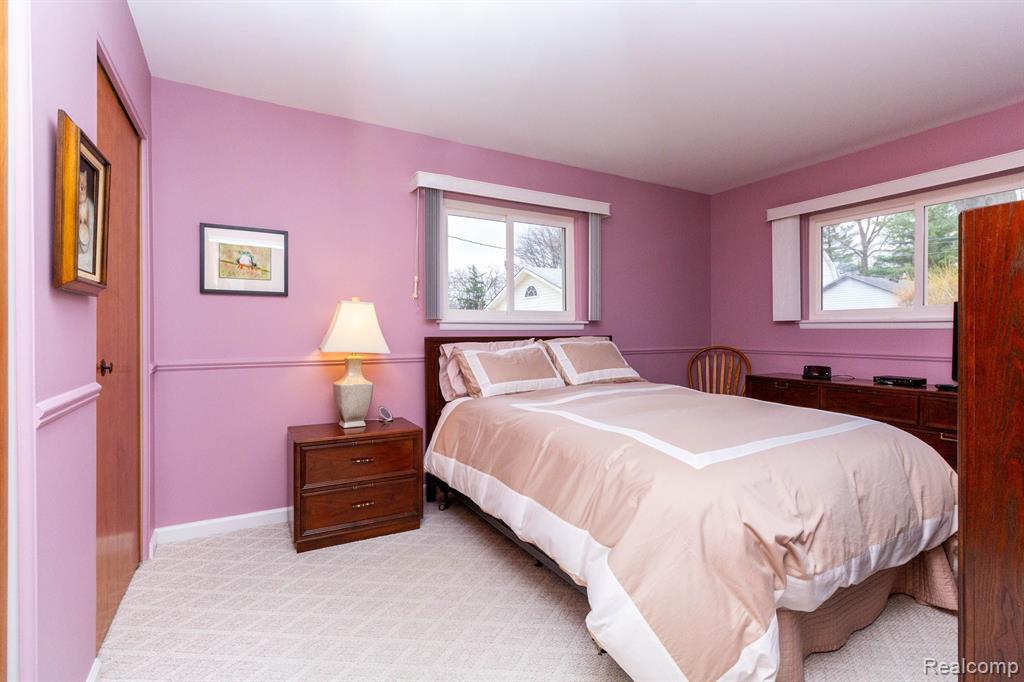 911 MAYFIELD Drive, Royal Oak, MI 48067 — Photo 22
