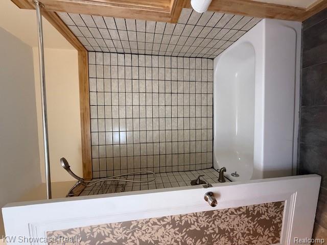 609 Elkinford Drive, White Lake, MI 48383 — Photo 11