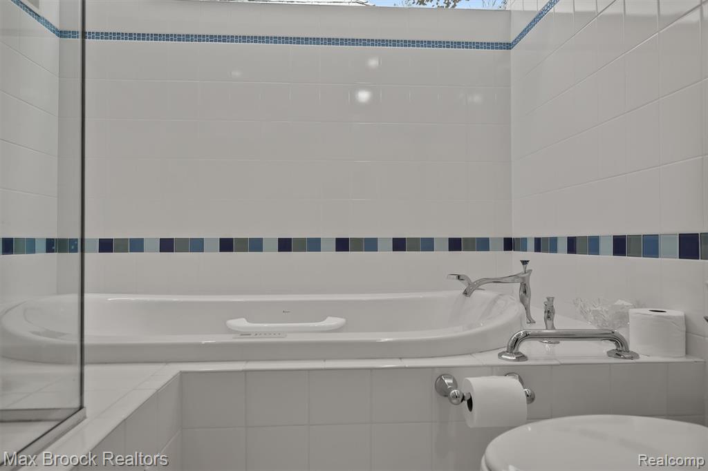 969 Bloomfield Woods, Bloomfield Hills, MI 48304 — Photo 30