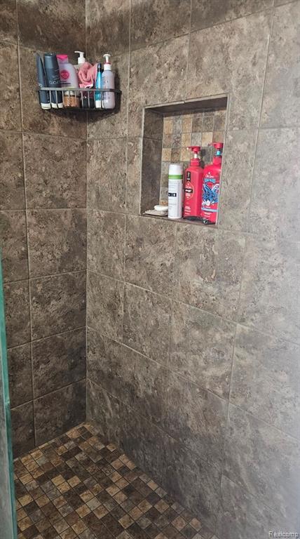 5244 Applewood Drive, Flushing, MI 48433 — Photo 14