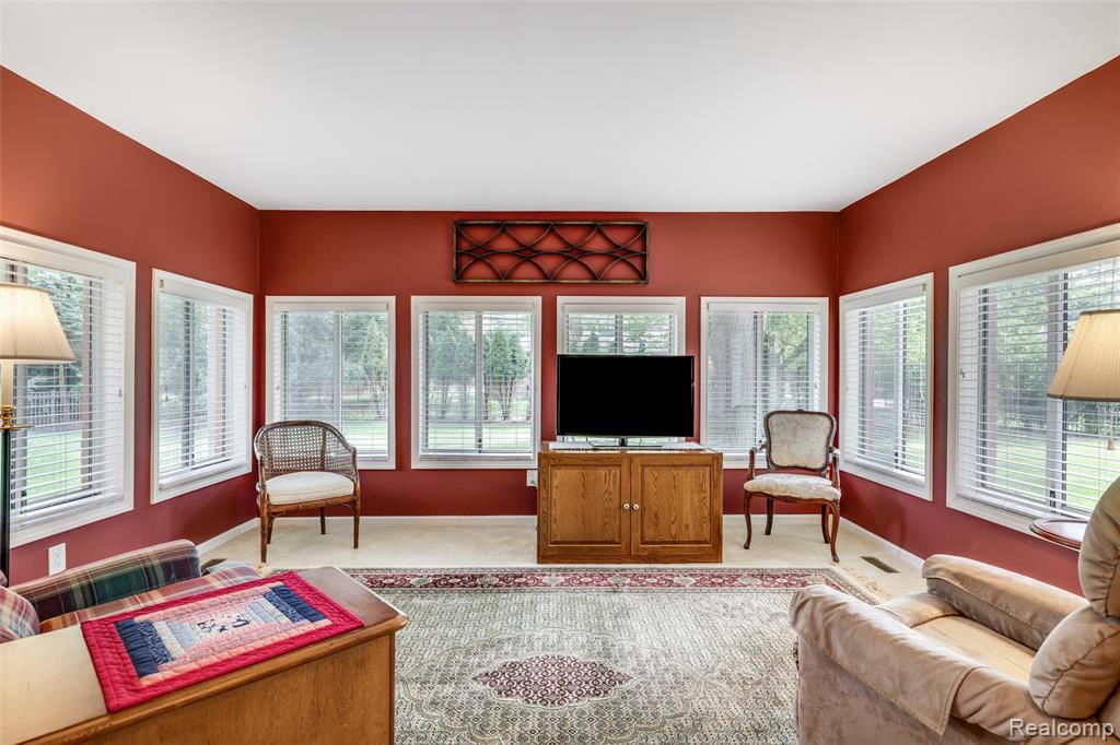 31698 Southview Street, Beverly Hills, MI 48025 — Photo 11