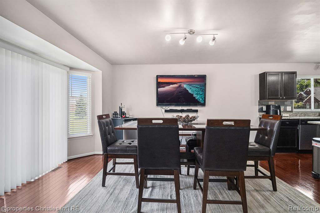 24353 BROMPTON Way, South Lyon, MI 48178 — Photo 25