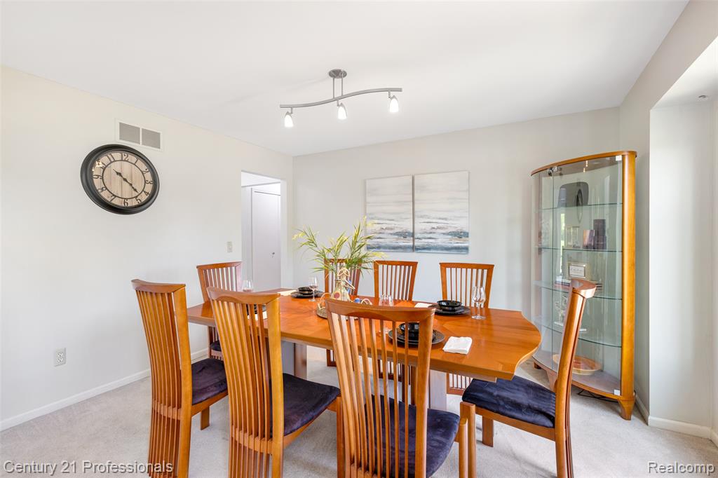 4136 Oakland Ridge Drive, Lake Orion, MI — Photo 37
