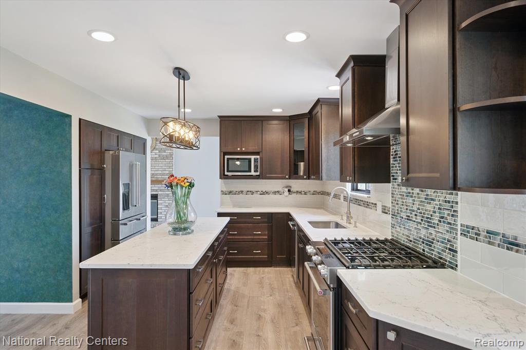 24897 Fairway Hills Drive, Novi, MI — Photo 11