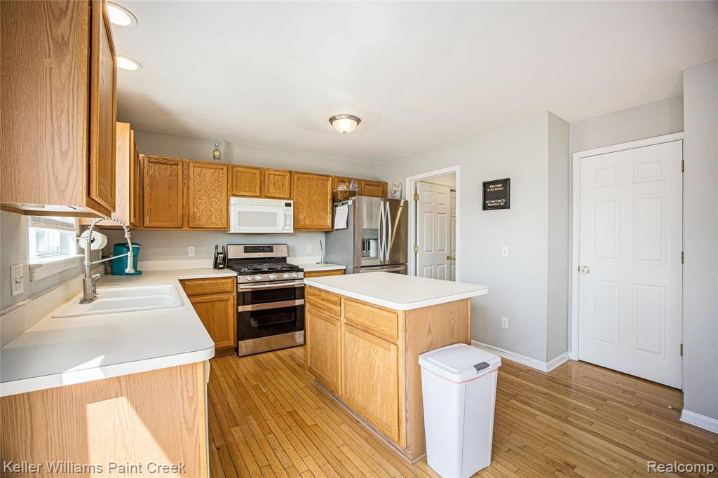 401 Deer Path Trail, Waterford, MI 48327 — Photo 30
