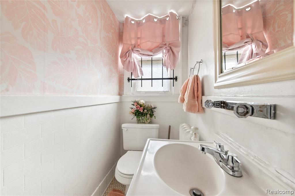 1695 Chicago Boulevard, Detroit, MI 48206 — Photo 46