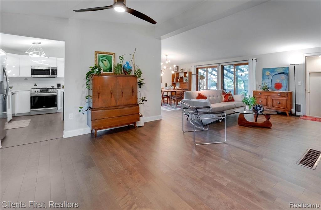 955 WOODLANE Drive, 12, Rochester Hills, MI 48307 — Photo 4