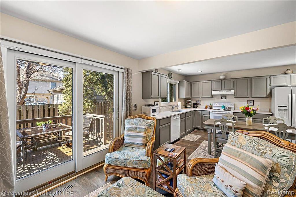 67 Maplegrove Drive, Clawson, MI — Photo 11