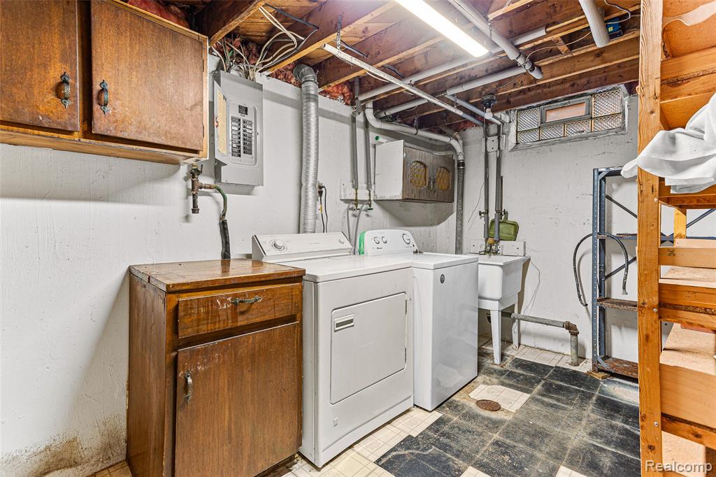 5743 Plainfield Street, Dearborn Heights, MI 48127 — Photo 31