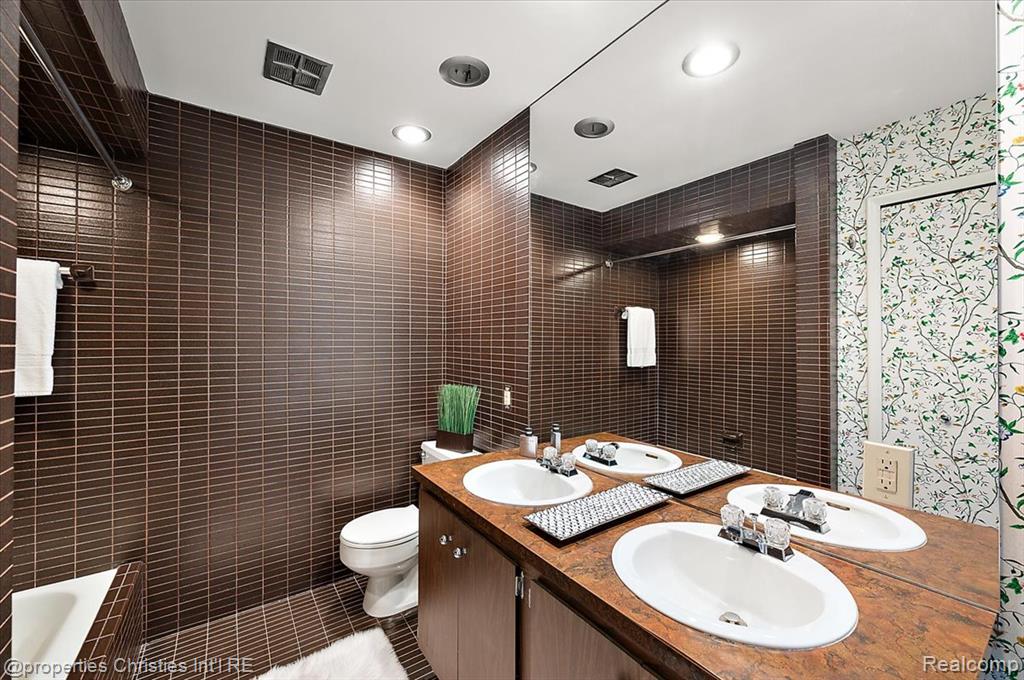 971 Stratford Lane, 22, Bloomfield Hills, MI 48304 — Photo 41