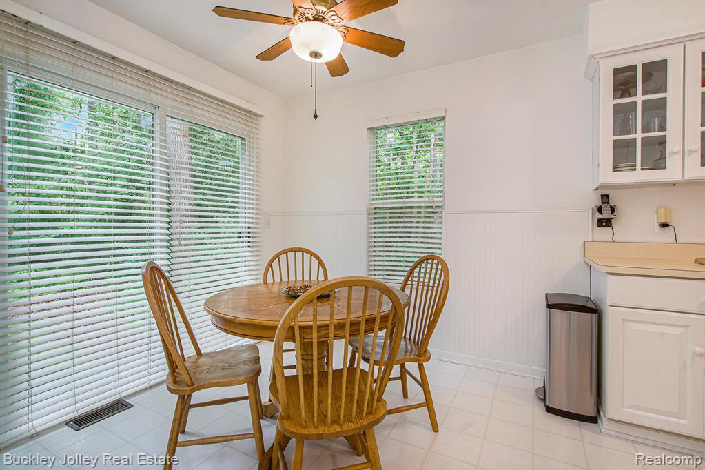 5802 Fernlands Avenue, Hamburg, MI — Photo 15
