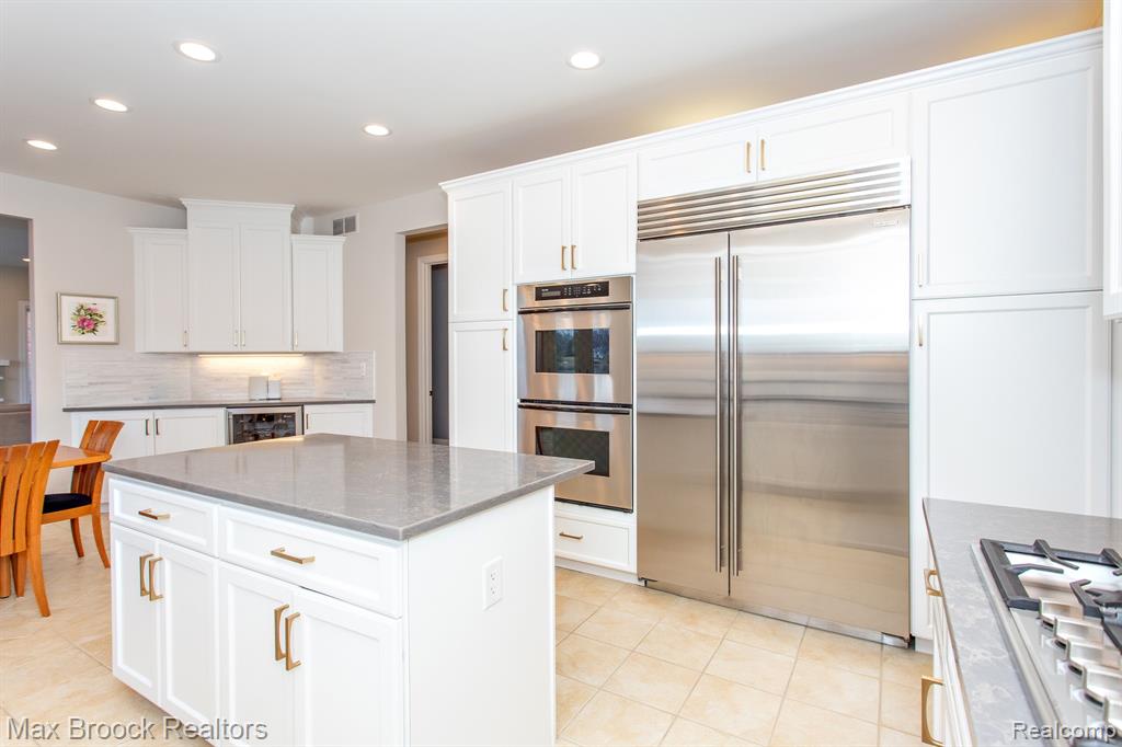 7080 Colony Drive, West Bloomfield, MI 48323 — Photo 17
