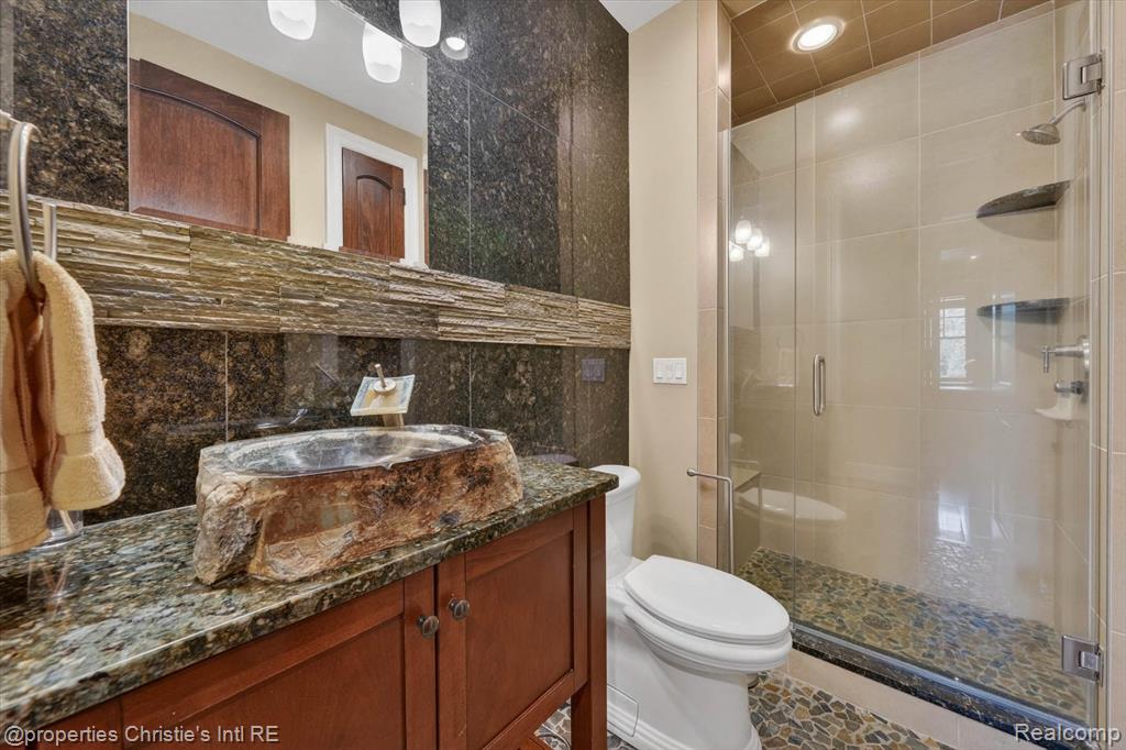 1330 Oxford Road, Beverly Hills, MI 48304 — Photo 37
