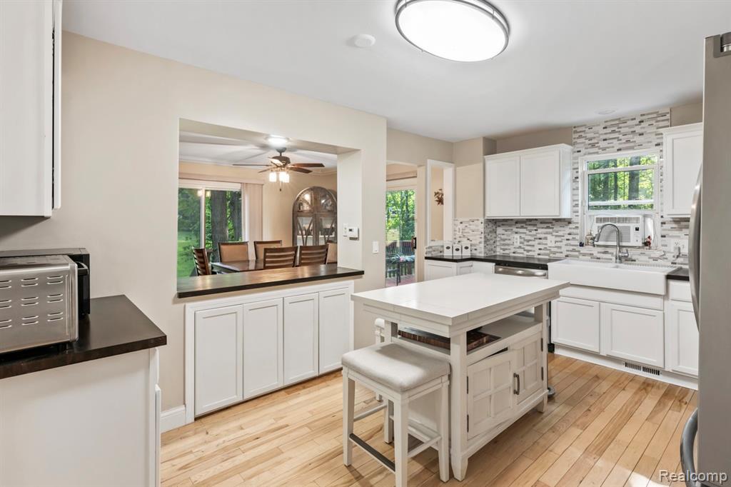 6550 Avon Drive, Brighton, MI 48116 — Photo 9