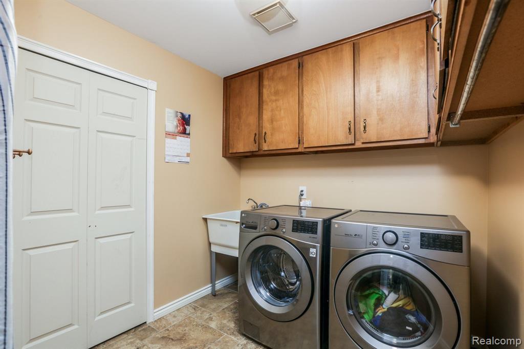 48124 LIBERTY Drive, Shelby Twp, MI 48315 — Photo 15