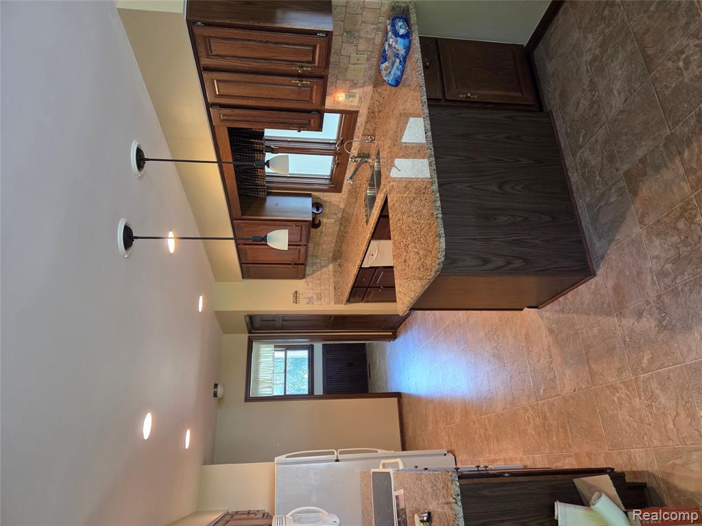 4305 N Hickory Ridge Road, Highland, MI — Photo 7