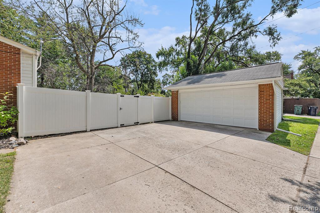 4419 Beverly Court, Royal Oak, MI 48073 — Photo 15
